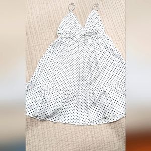 Polka dot Delia's white dress v neck never worn